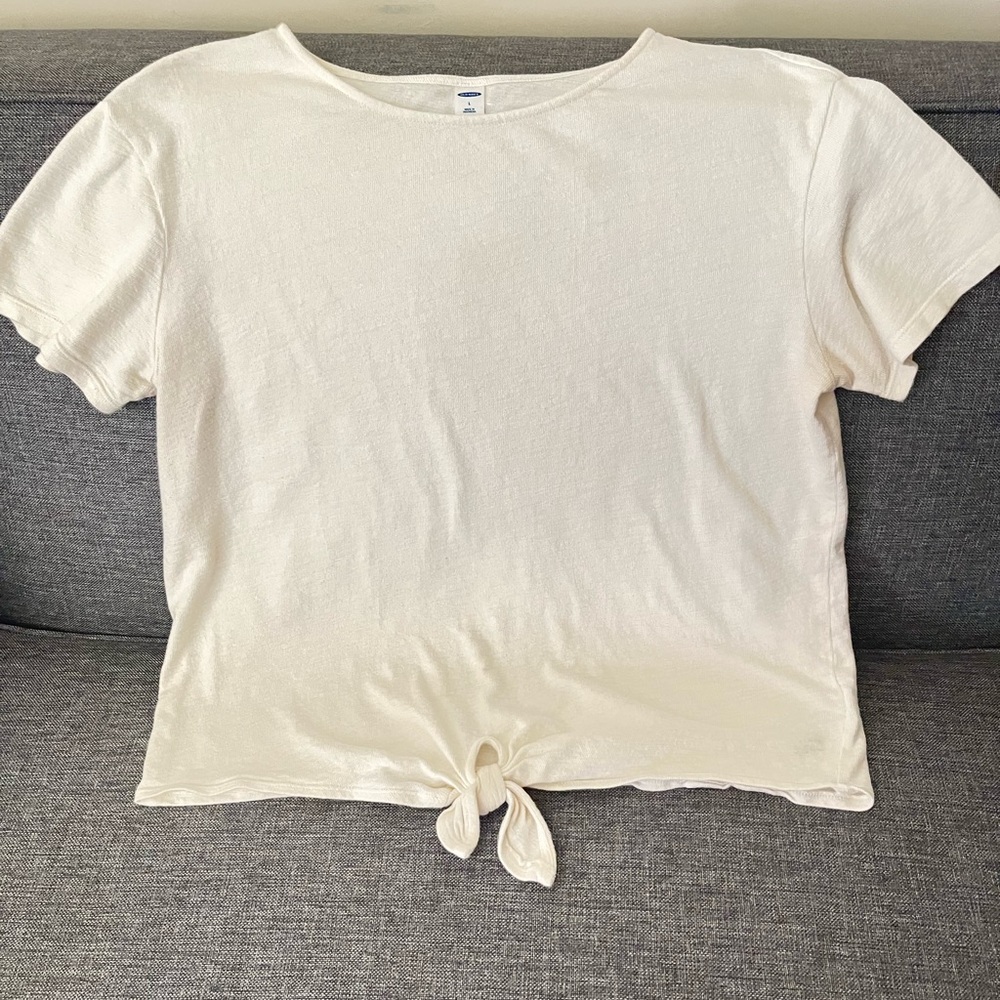 White shirt- Tie Front